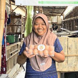 Ibu Nur Thoifa (55 tahun)