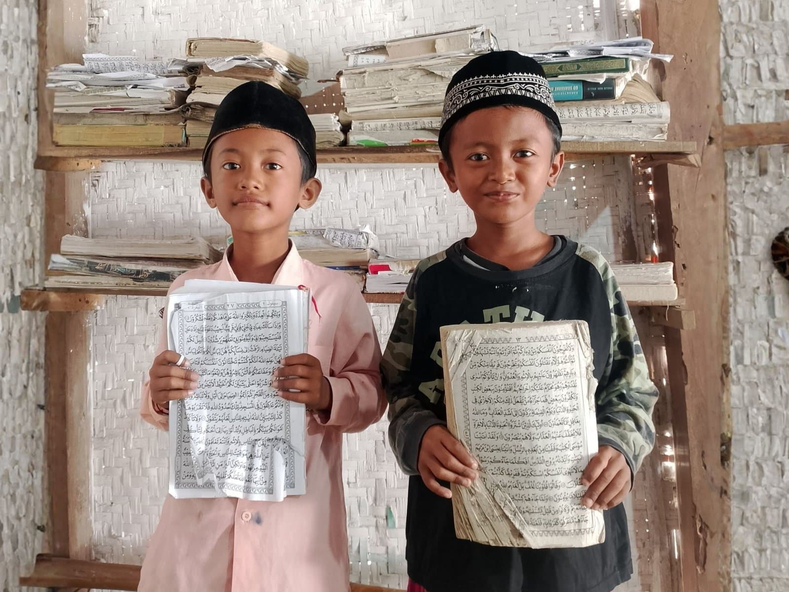 Al-Qur'an Baru untuk Santri Musholla Al- Baihaqi